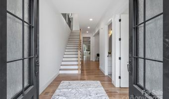 910 Everett Pl, Charlotte, NC 28205