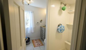 21 Carpenter Ave, Barrington, RI 02806