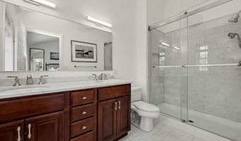 903 Larson Dr 903, Danbury, CT 06810