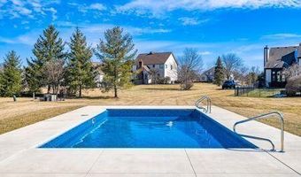 1664 Fox Chase Dr, Blacklick, OH 43004