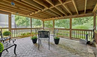 35 Lilac Ln, Danbury, CT 06810