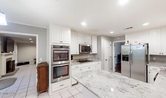 136 Westlake Dr, Brandon, MS 39047