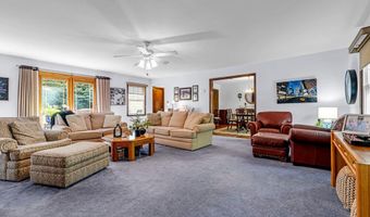 28 Doherty Dr, Middletown, NJ 07748