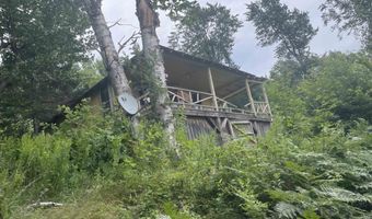 618 Cottage Rd, Averill, VT 05903