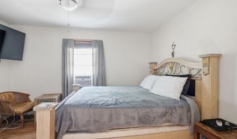 674 E BAY Ave, Barnegat, NJ 08005
