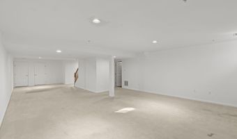 2004 GOLDEN MORNING Dr 30, Bowie, MD 20721