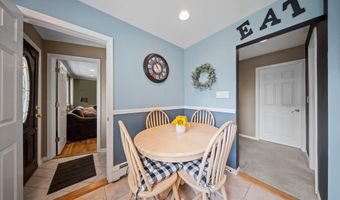 2 Lee Ave, Albertson, NY 11507
