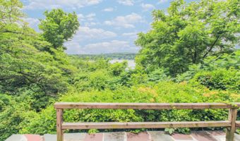 279 Candlewood Lake Rd, Brookfield, CT 06804