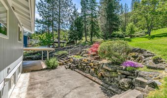 1820 Crestview Dr, Ashland, OR 97520