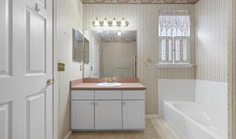 88 ROBIN Ln, Barnegat, NJ 08005