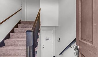 25 High St, Warwick, RI 02886