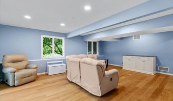 50 Abrams Rd, Cheshire, CT 06410