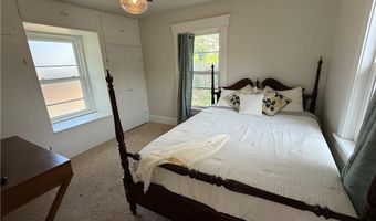 928 S 6th St, Atchison, KS 66002