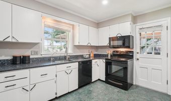 2647 S KENT St, Arlington, VA 22202