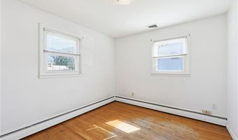 145 Glenwood Dr, North Kingstown, RI 02852