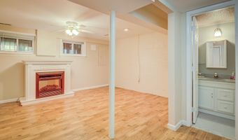 514 S HENRY St, Alexandria, VA 22314