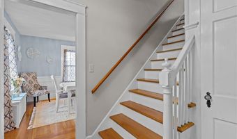 21 Earlham Way, Warwick, RI 02886
