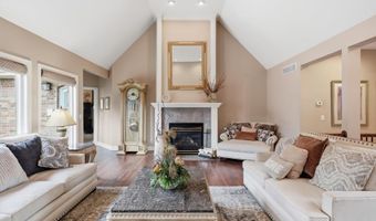 15586 Cedar Ln, Basehor, KS 66007