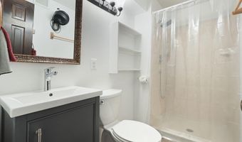 8418 STONE GATE Dr, Annandale, VA 22003