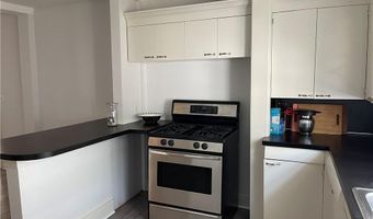 16 Mann Ave 2, Newport, RI 02840