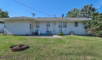 230 8th St, Adams, NE 68301