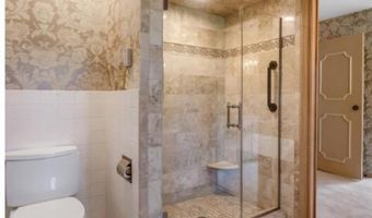 56 Meadowbrook Country Club Est, Ballwin, MO 63011
