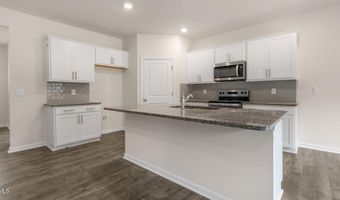 971 Misty Creek Dr, Aberdeen, NC 28315