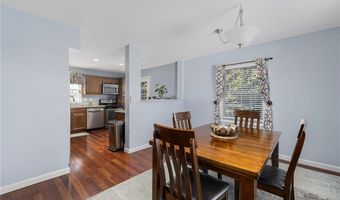 136 Corporate Pl, Middletown, RI 02842