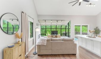 2 Falkenstein Dr 10, Alloway, NJ 07462