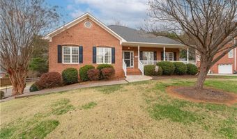 135 Suntree Dr, Advance, NC 27006