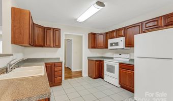 41 Sunview Cir, Arden, NC 28704