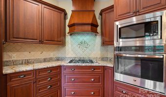 103 Village Pointe Ln, Asheville, NC 28803