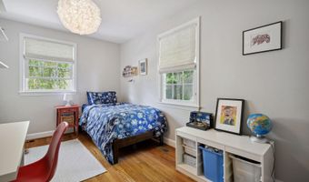 9202 BULLS RUN Pkwy, Bethesda, MD 20817