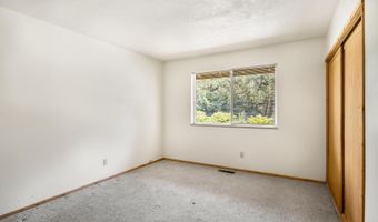 64502 McGrath Rd, Bend, OR 97701