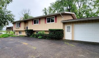 41511 N Country Club Dr, Antioch, IL 60002