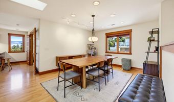 425 Merrill Cir, Ashland, OR 97520