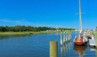 13 HARBORVIEW Rd, Lewes, DE 19958