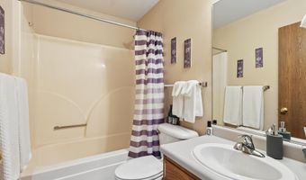 5414 Schubert St, Ames, IA 50014