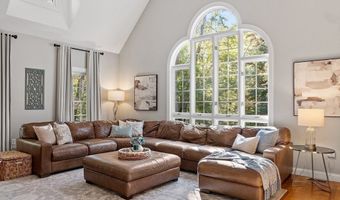 89 School House Ln, Boxborough, MA 01719
