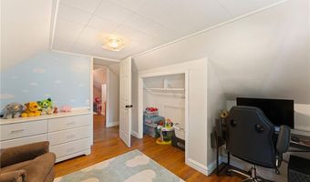72 Nichols Rd, North Kingstown, RI 02852
