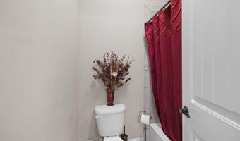 197 Colfax Dr, Boiling Springs, SC 29316