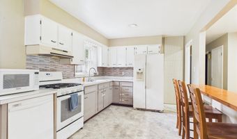 805 Saddle Ct, Anderson, IN 46013
