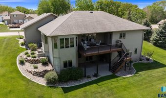 608 N Riverwood Cir, Brandon, SD 57005