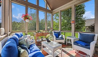 5368 Pinnacle Ct, Ann Arbor, MI 48108