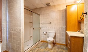 300 N Harshbarger St, Abingdon, IL 61410