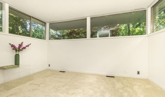 2707 Englave Dr, Ann Arbor, MI 48103