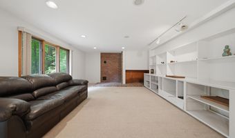 10 Eaton Rd, Amherst, NH 03031