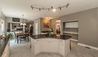 733 Castle Ridge Dr, Ballwin, MO 63021