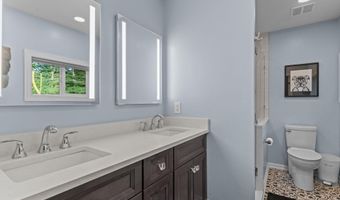 720 OAK TERRACE Dr, Ambler, PA 19002
