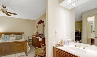 8422 GEORGIAN Way, Annandale, VA 22003